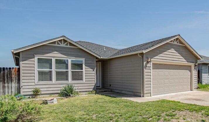 Property Photo:  209 Reanna Way  OR 97501 