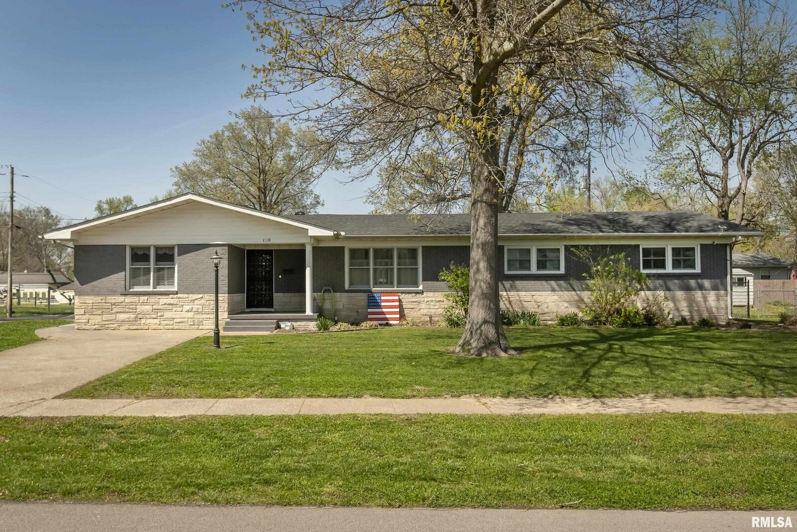 Property Photo: 1510 W Malden Street IL 62959