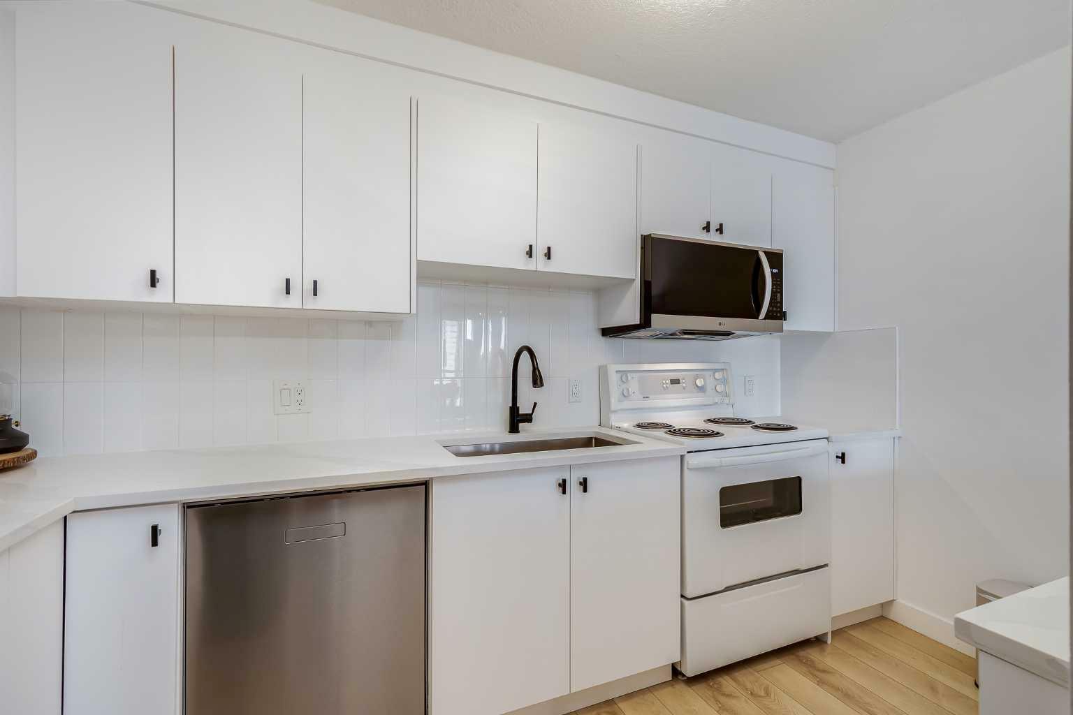 Property Photo:  1334 13 Avenue SW 1006  AB T3C 3S2 