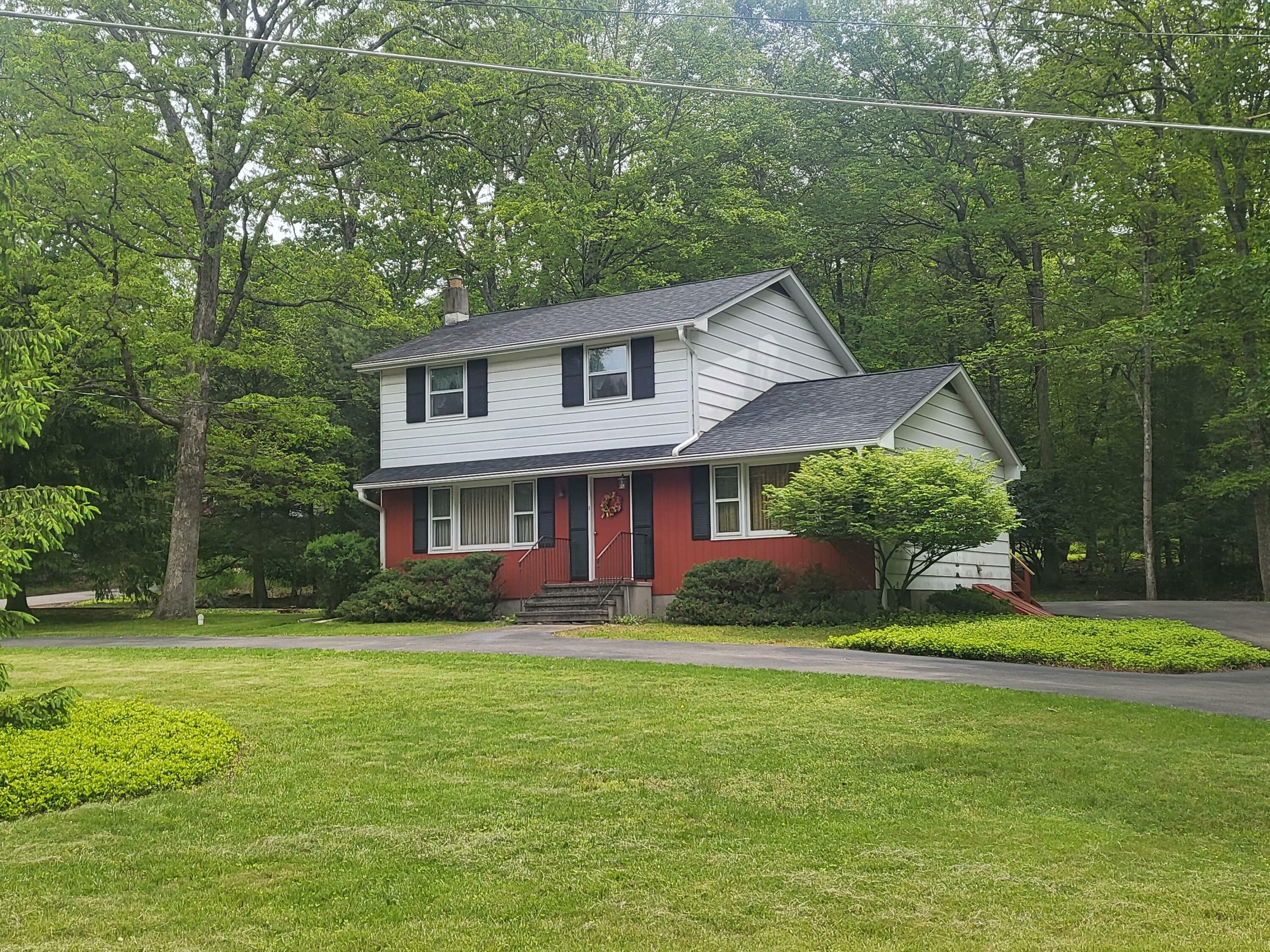 Property Photo: 7425 W Dogwood Lane PA 18326