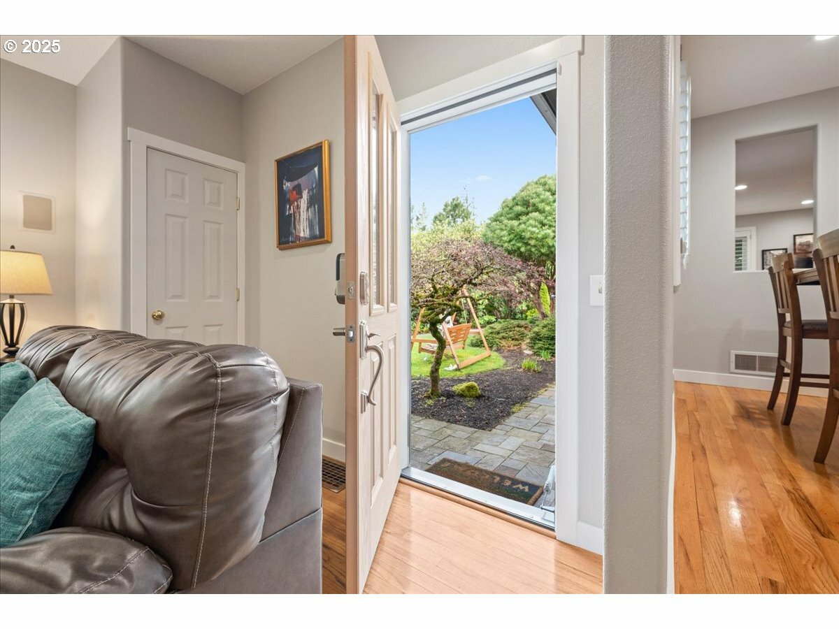 Property Photo: 7315 SW Sylvan Ct OR 97225