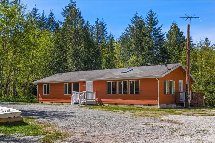 Property Photo: 408 Saylor Road WA 98282