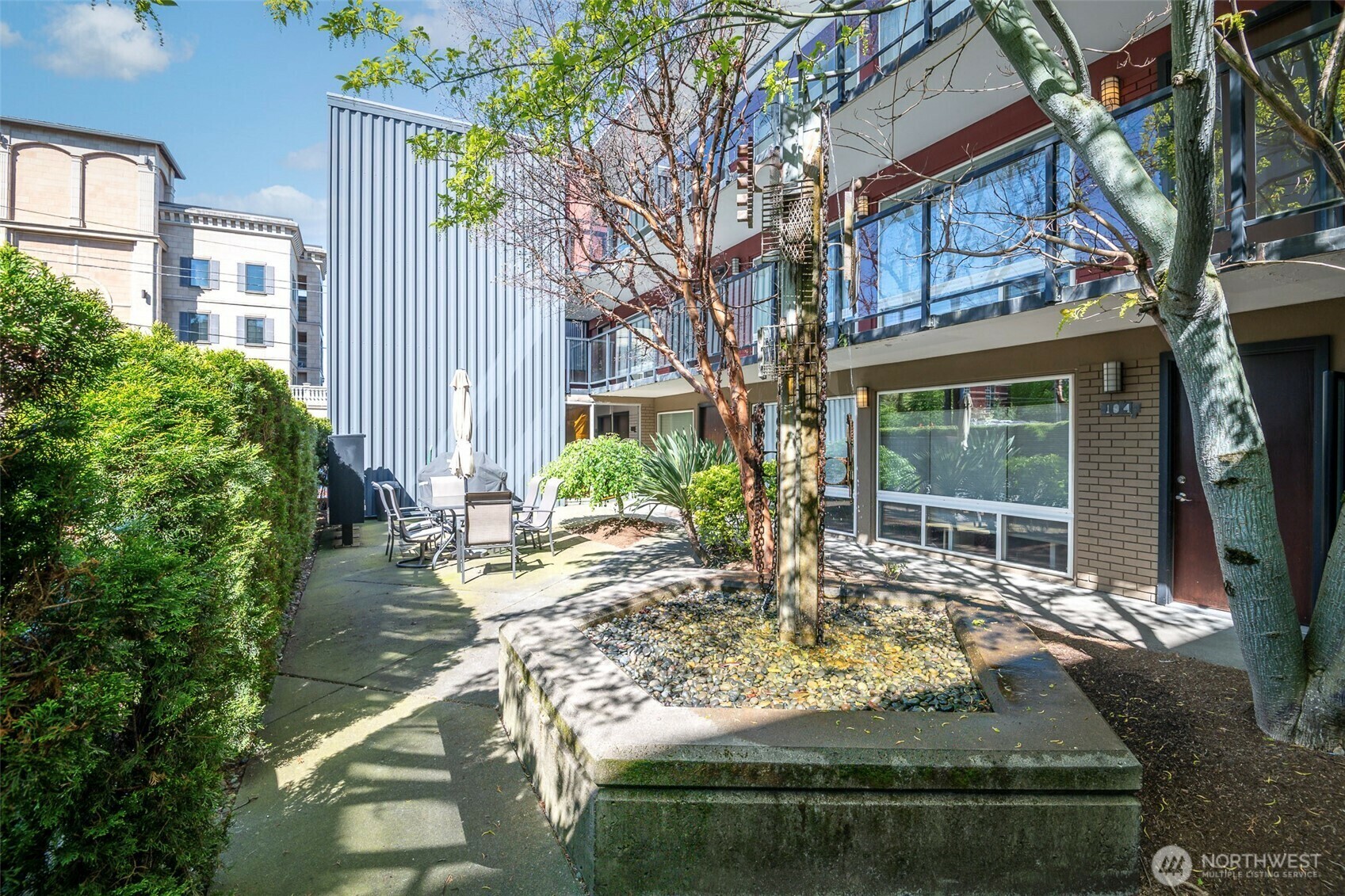 Property Photo:  752  Bellevue Avenue E 208  WA 98102 