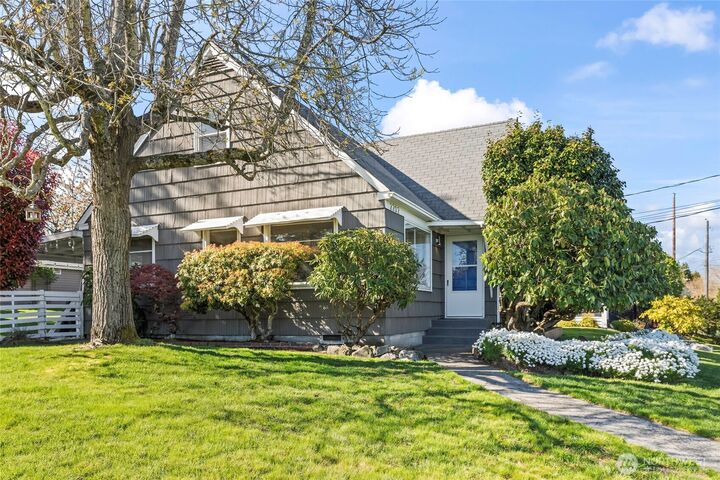 Property Photo:  2202 N Mason Avenue  WA 98406 