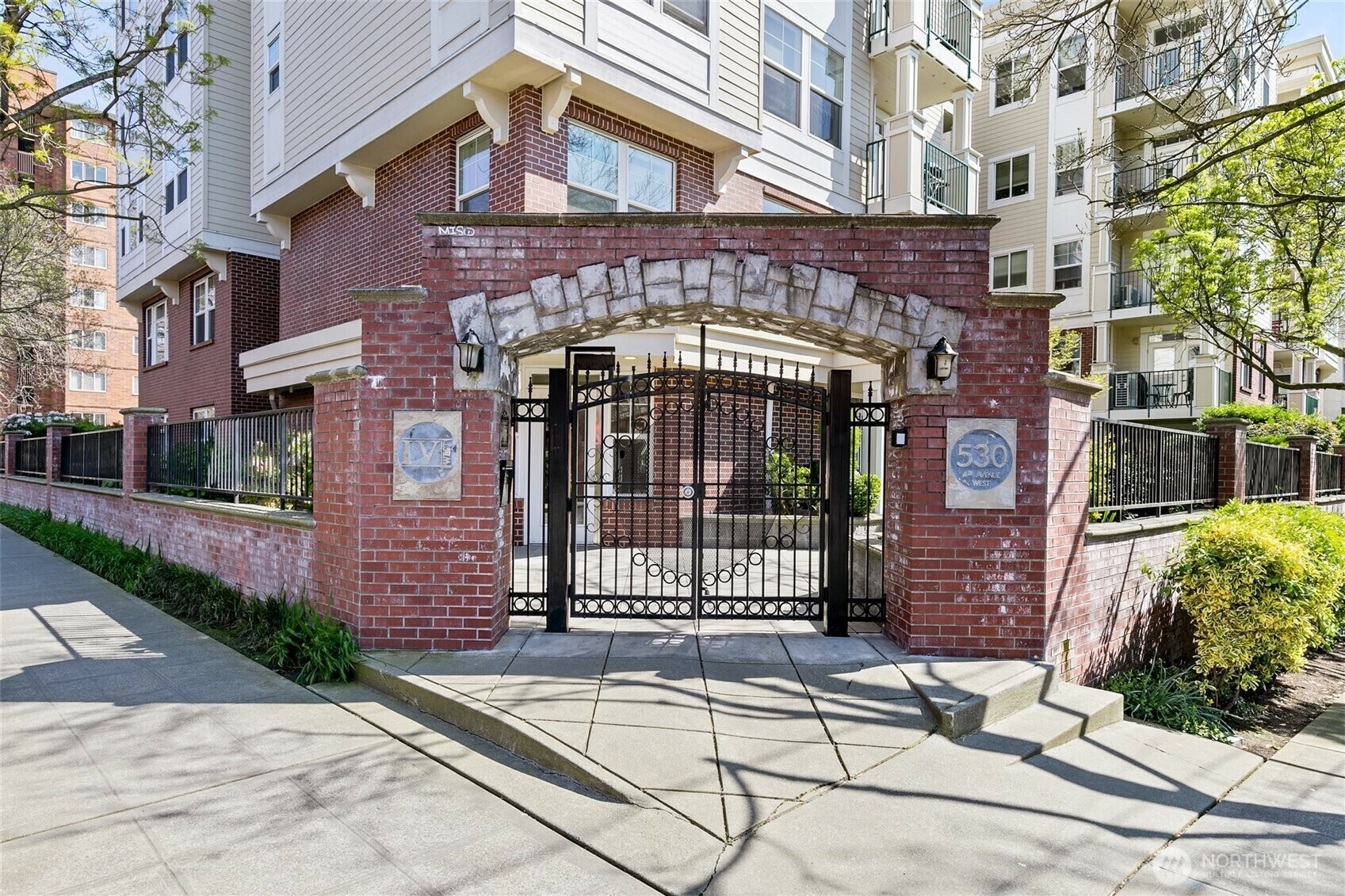 Property Photo: 530 4th Avenue W 205 WA 98119