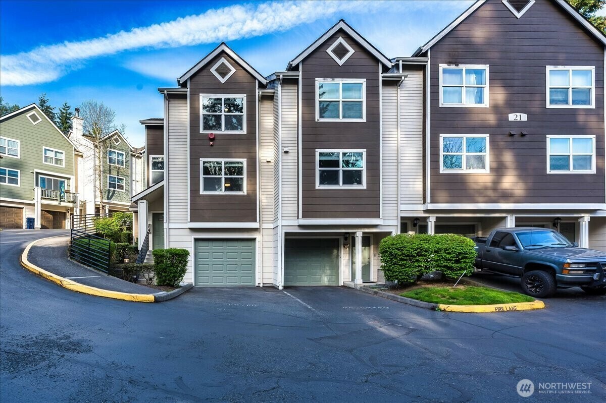 Property Photo: 3116 164th Street SW 2101 WA 98087