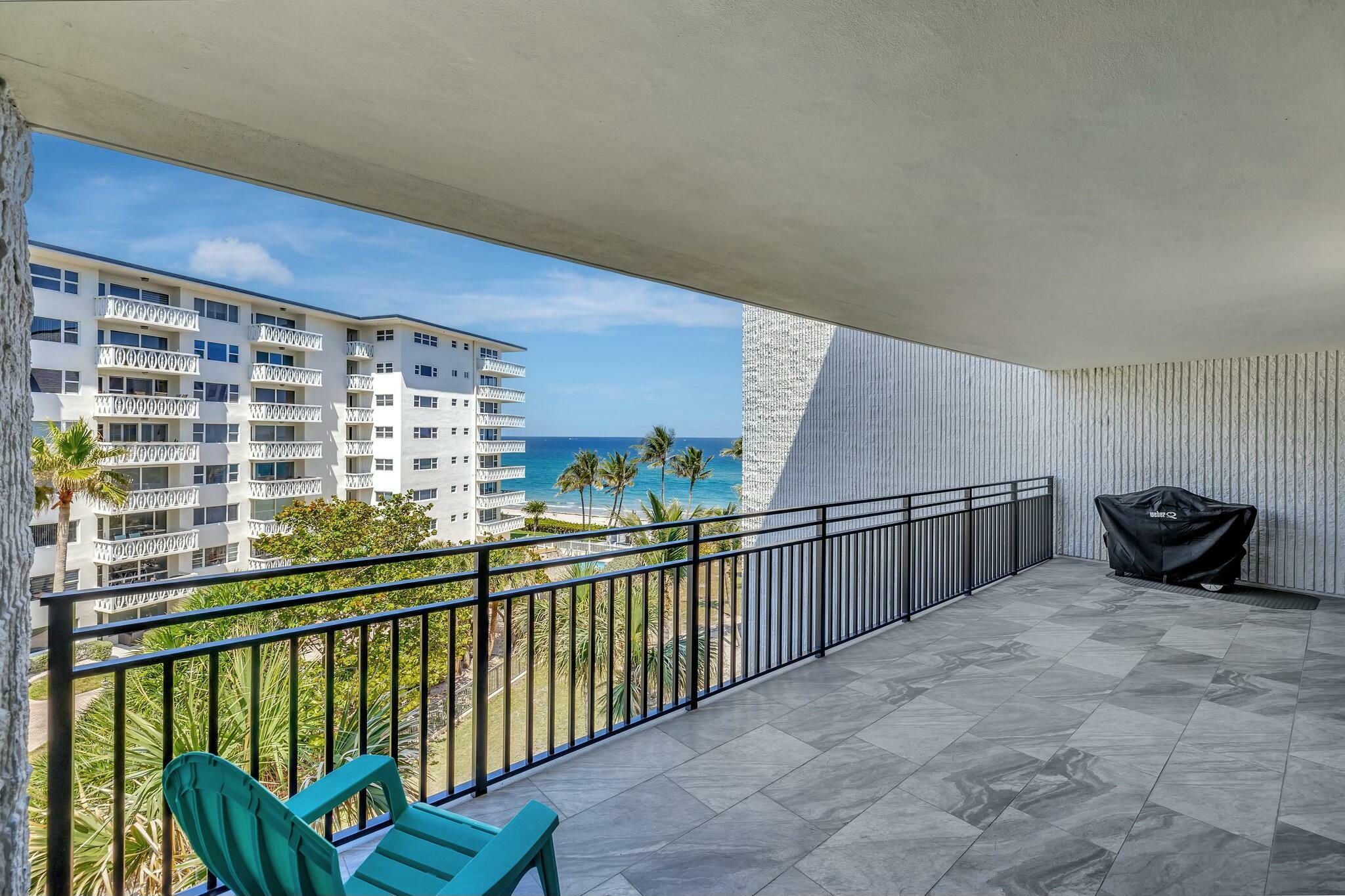 Property Photo: 1167 Hillsboro Mile 405 FL 33062