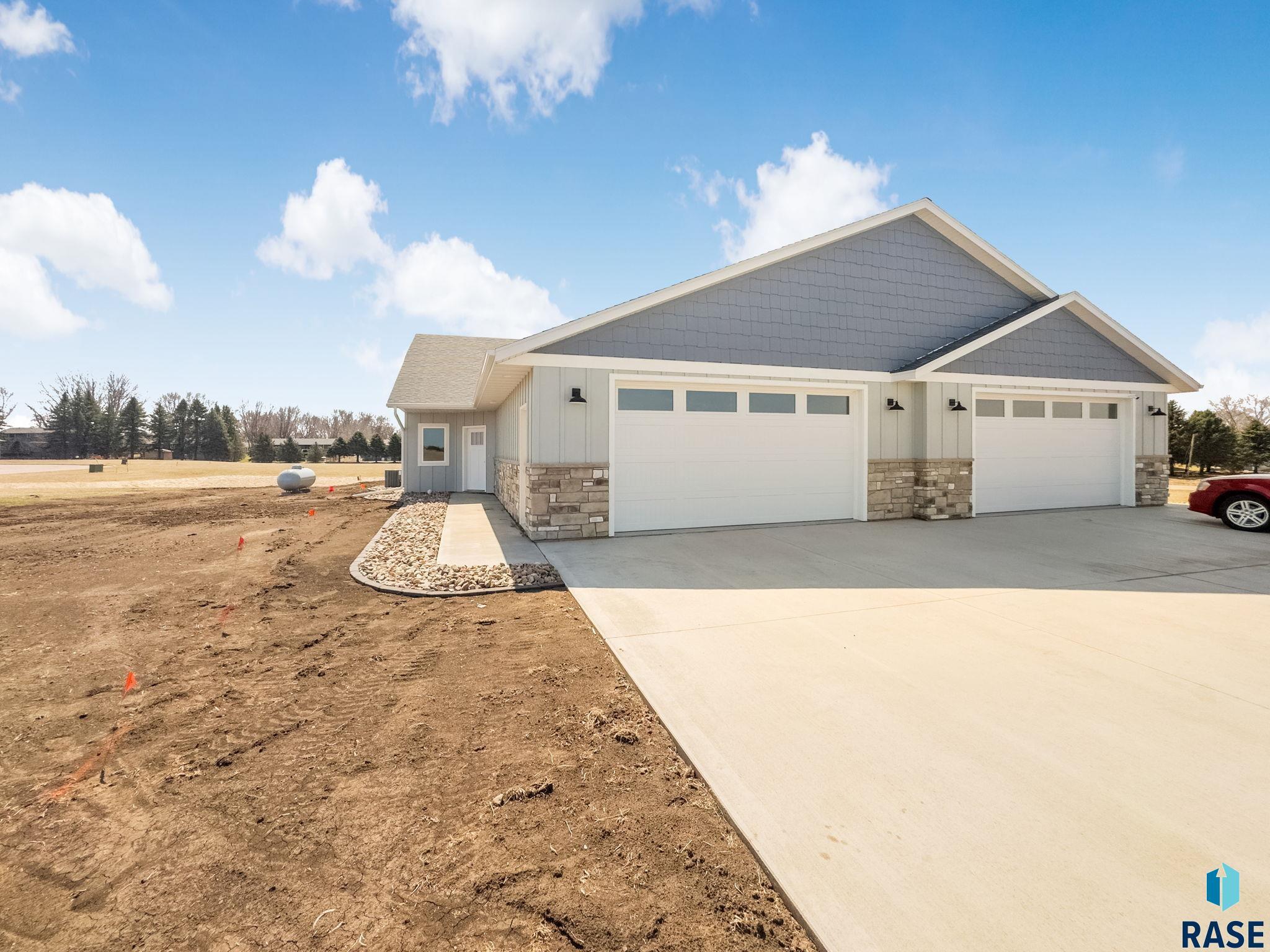 Property Photo:  1302 Castle St B  IA 51241 