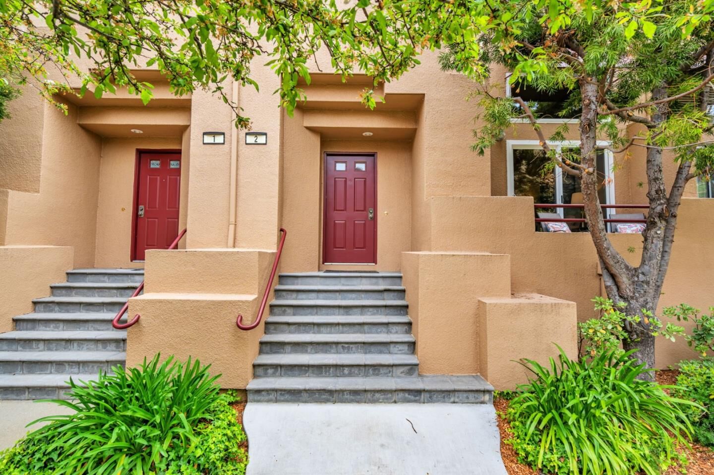 Property Photo:  2 Commons Lane 2  CA 94404 