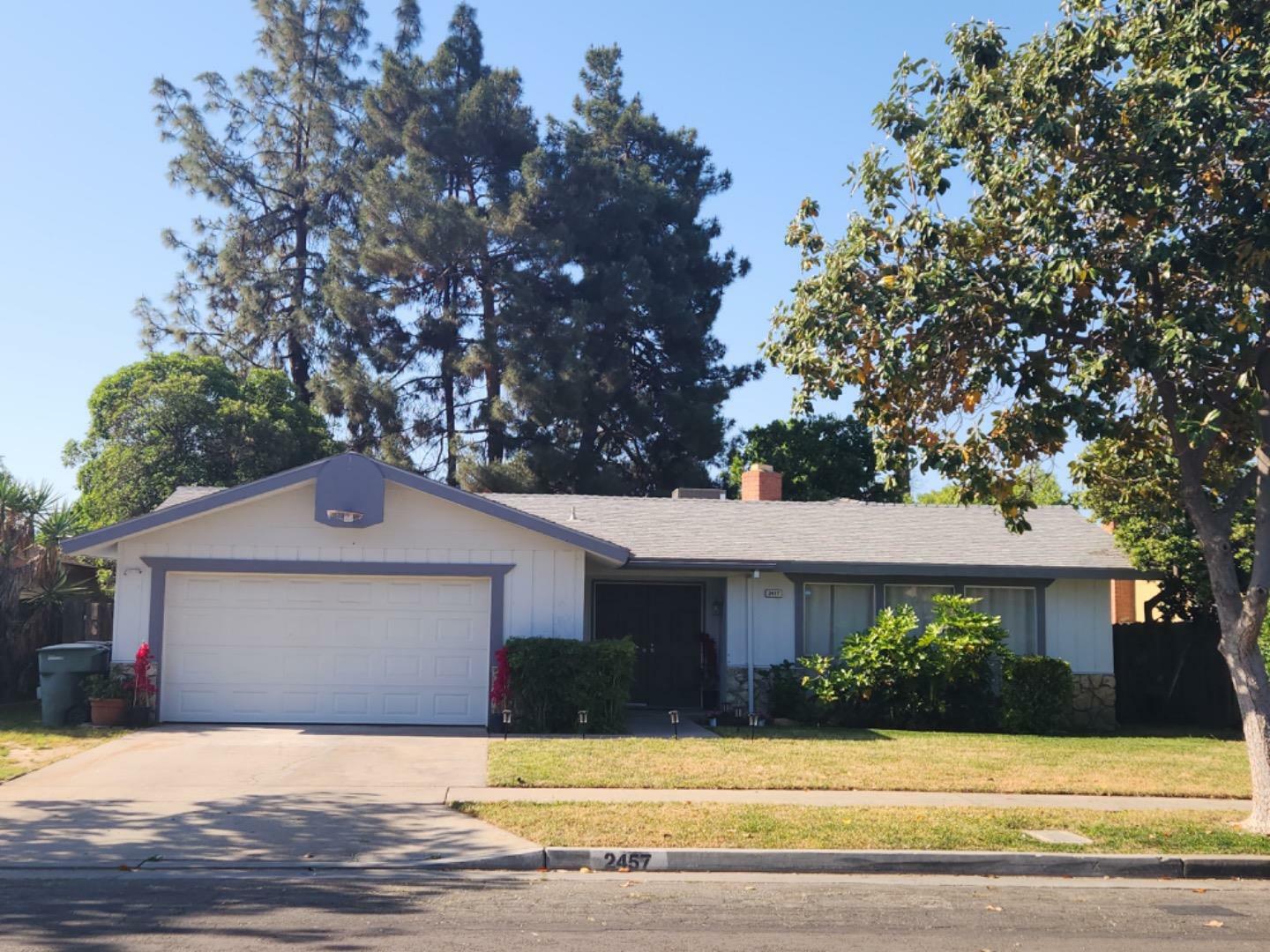 2457 West San Gabriel Avenue  Fresno CA 93705 photo