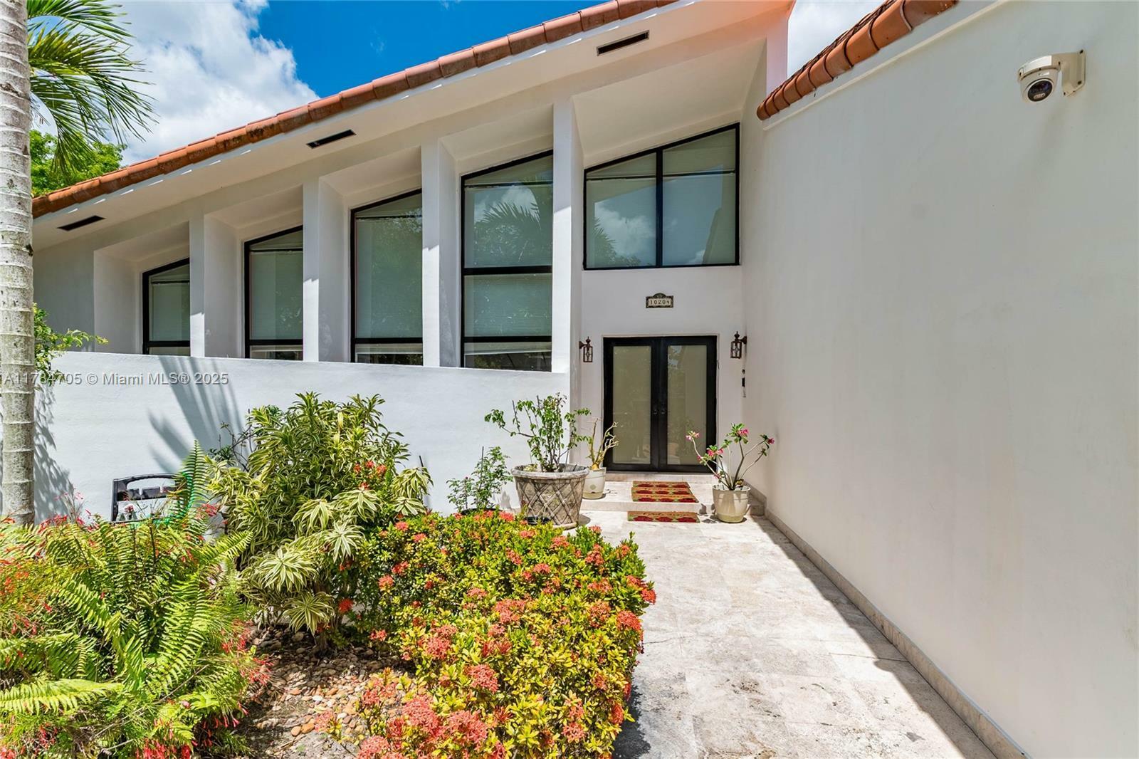 Property Photo: 10204 SW 96th Ct FL 33176