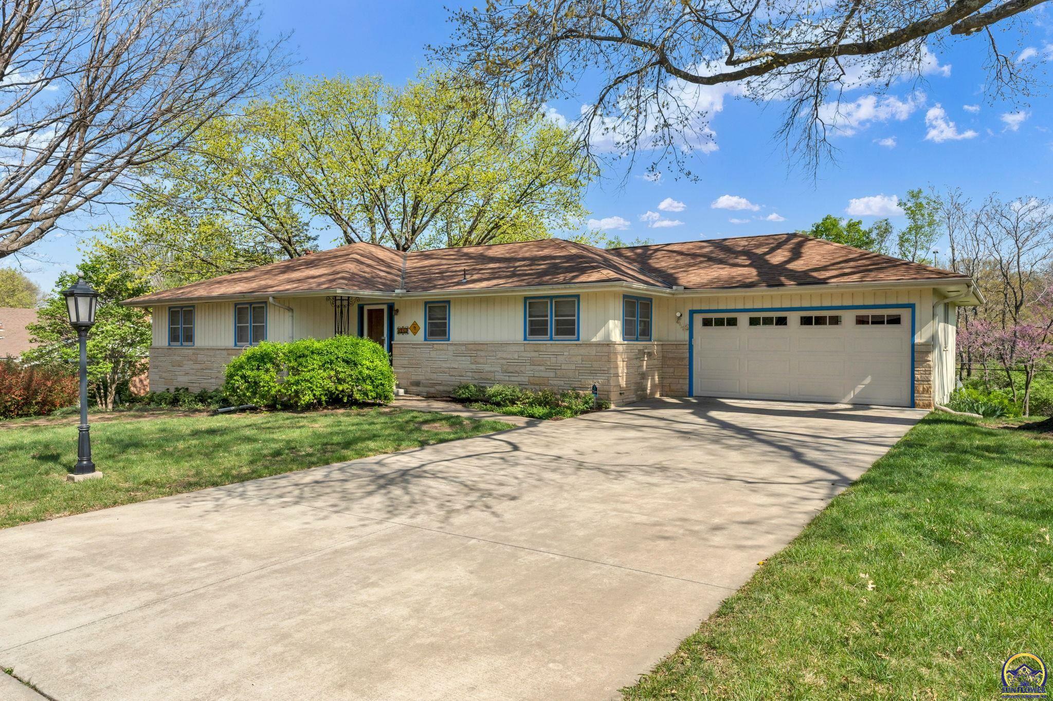 Property Photo: 4917 SW Cedar Crest Rd KS 66606