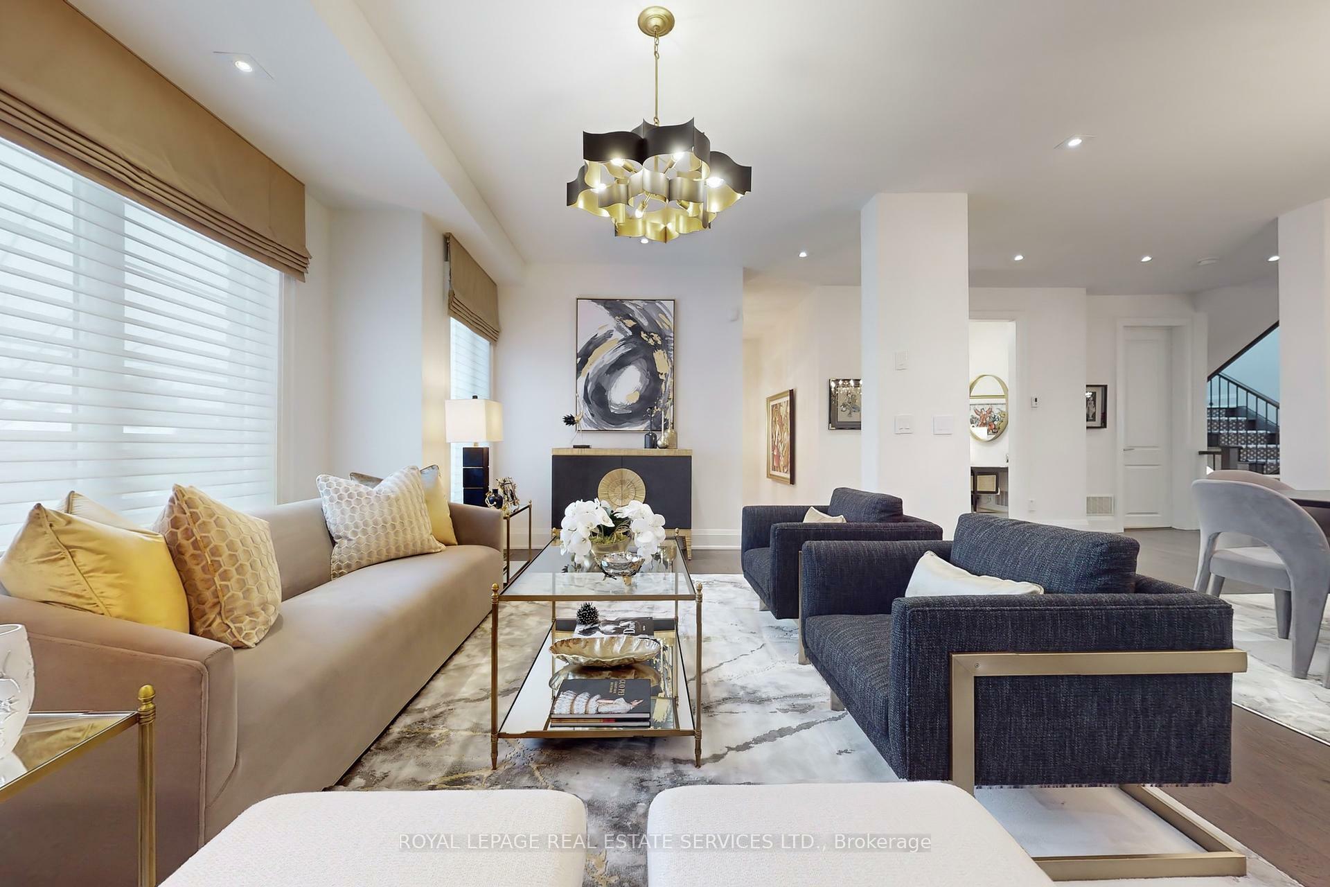 Property Photo: 696 Glengrove Avenue ON M6B 3J7