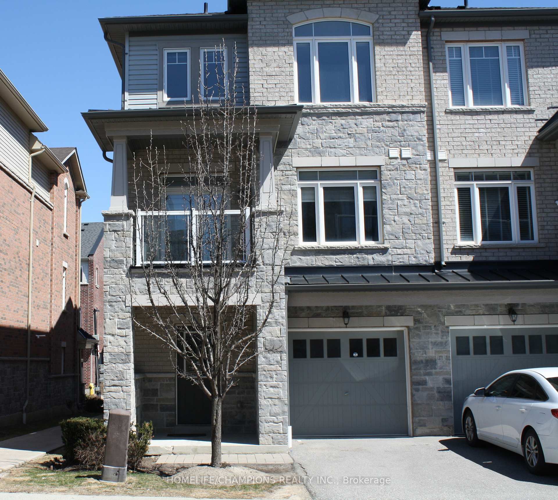 Property Photo: 2517 Boston Glen ON L1X 0E5