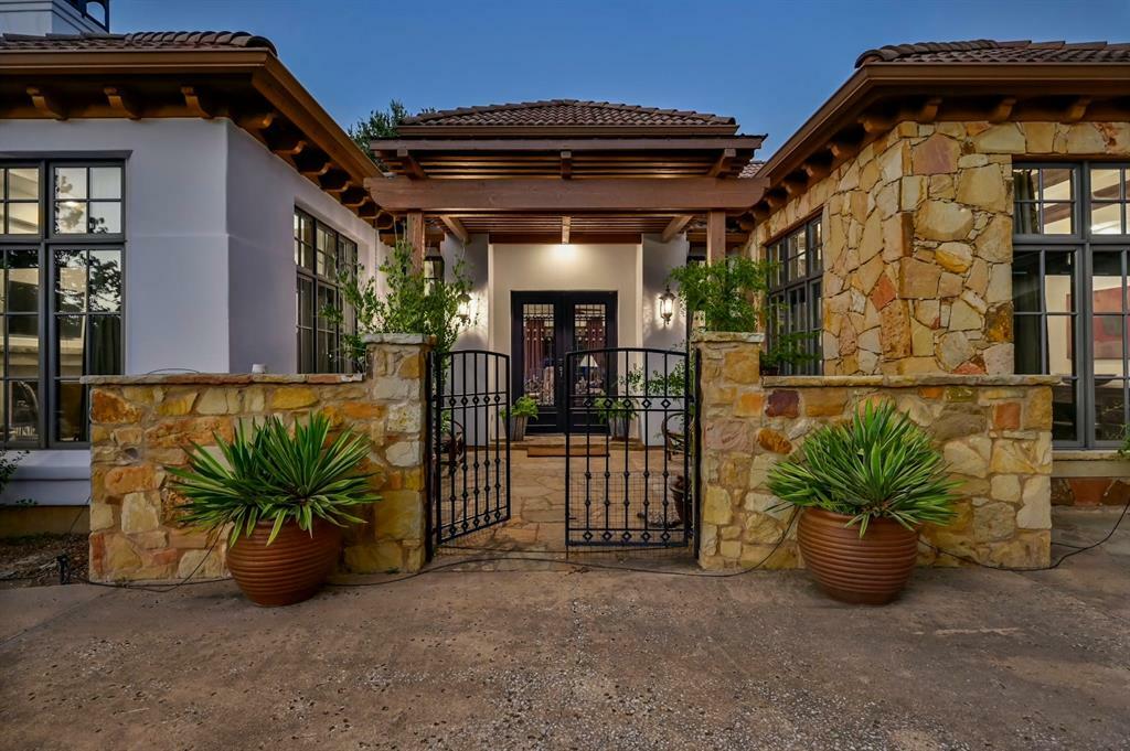 Property Photo: 110 Dovetail Lane TX 78628