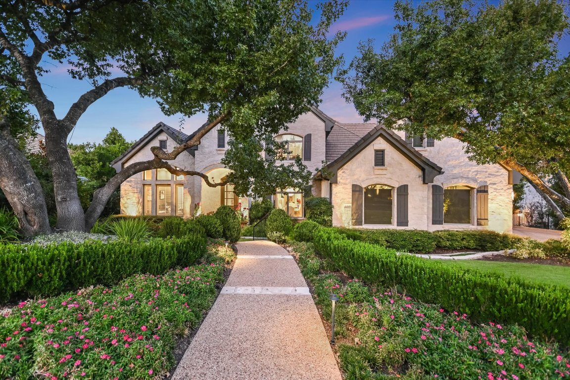 Property Photo: 2201 Far Gallant Drive TX 78746