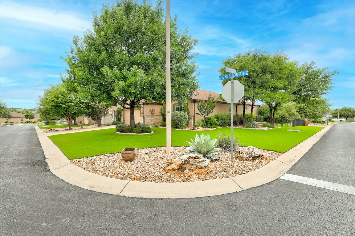 Property Photo: 802 Apache Mountain Lane TX 78633