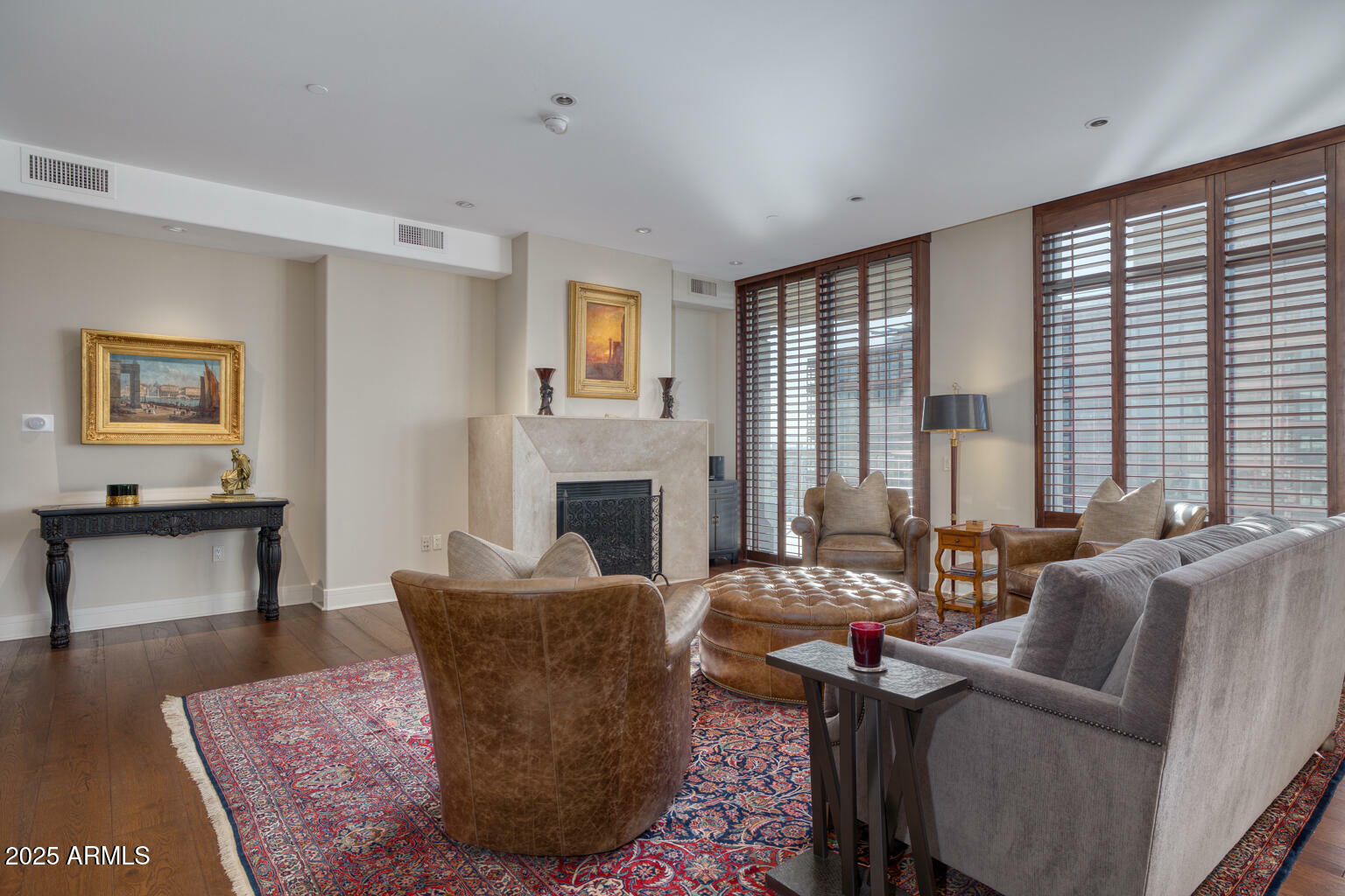 Property Photo: 2402 E Esplanade Lane 1101 AZ 85016
