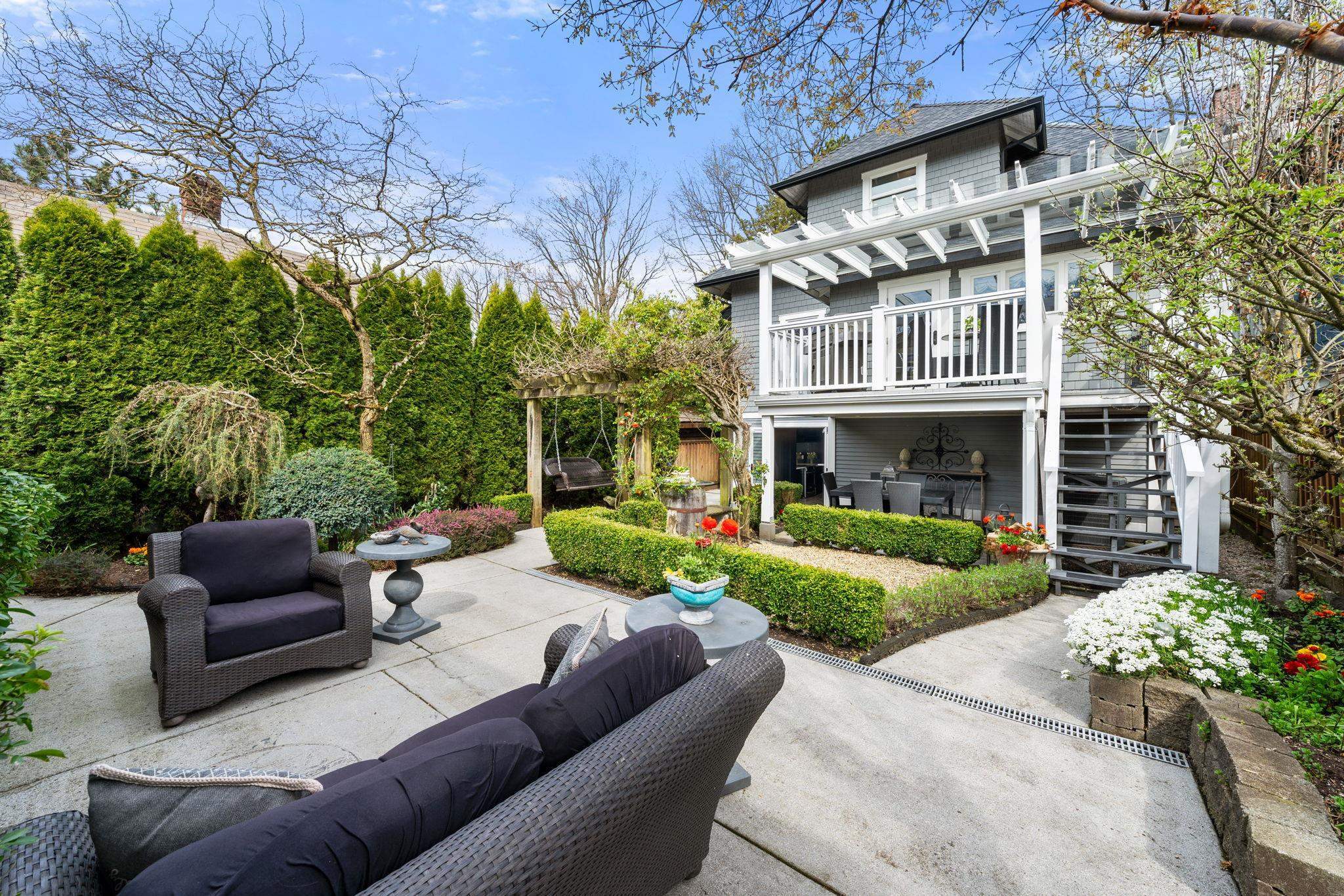 Property Photo: 2586 Eton Street BC V5K 1J7