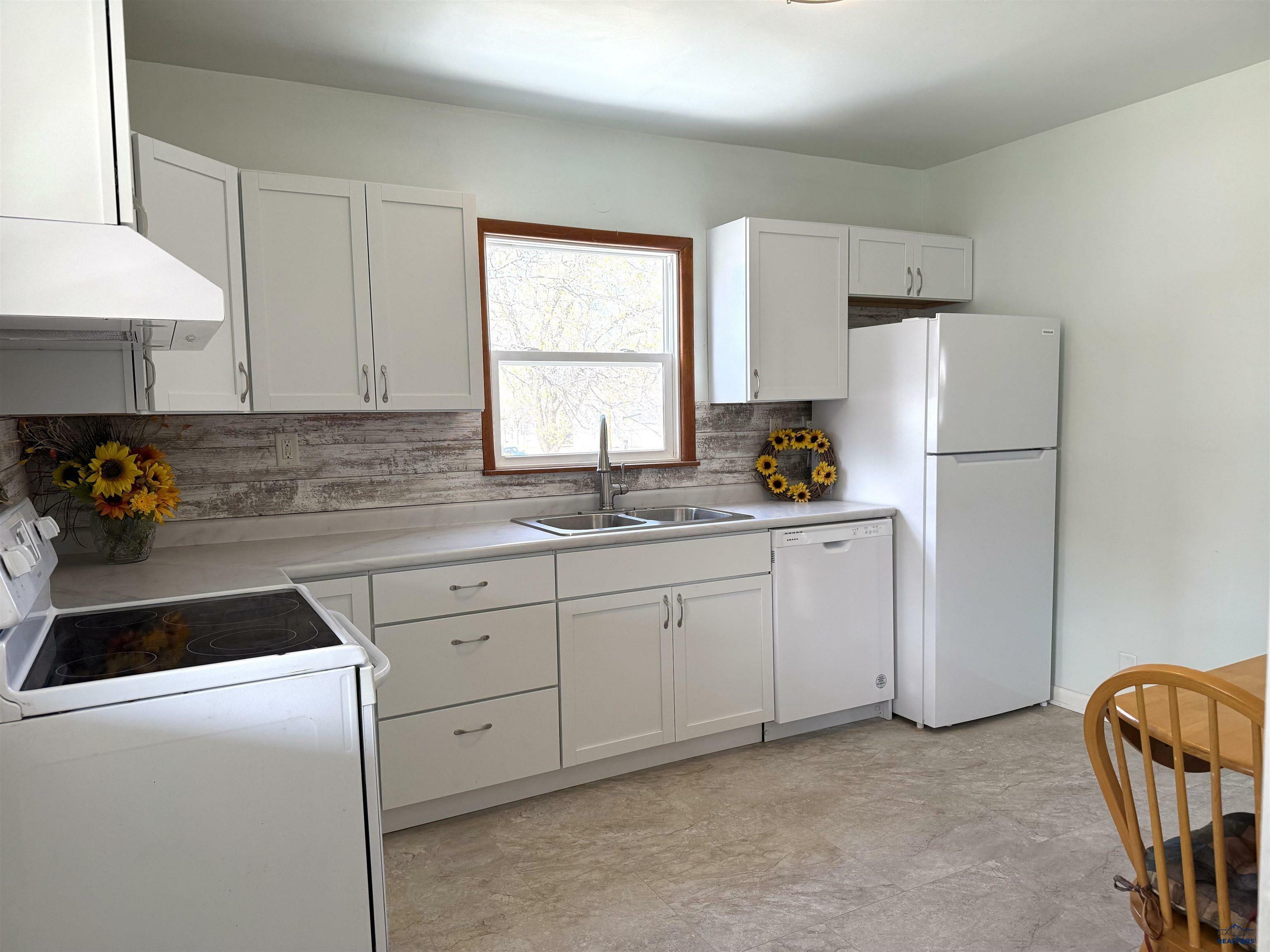 Property Photo: 302 S S 18th St SD 57747-0000