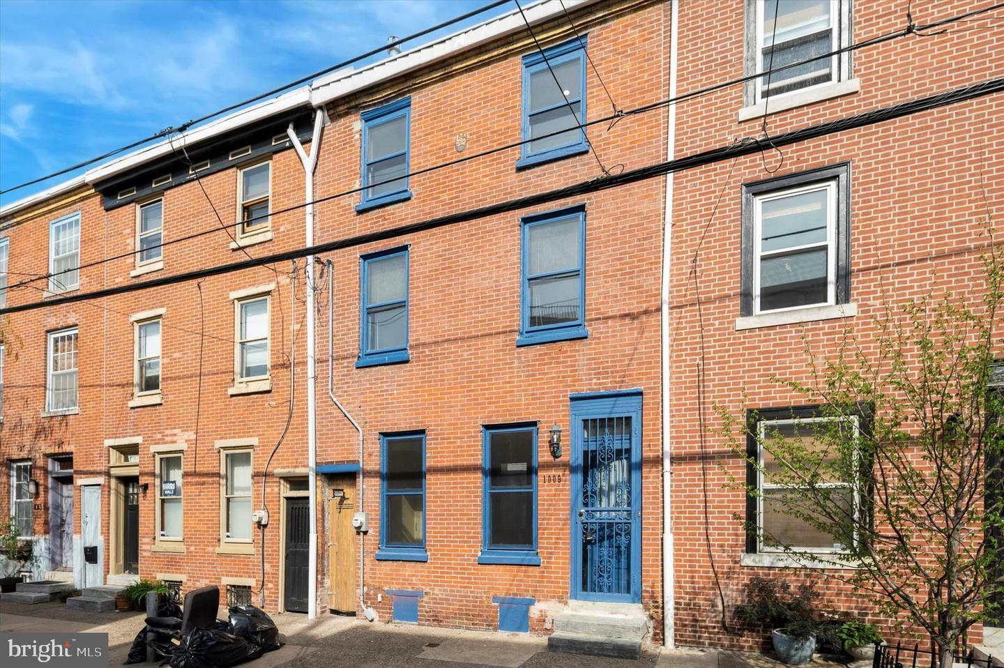 Property Photo: 1009 N Lawrence Street PA 19123