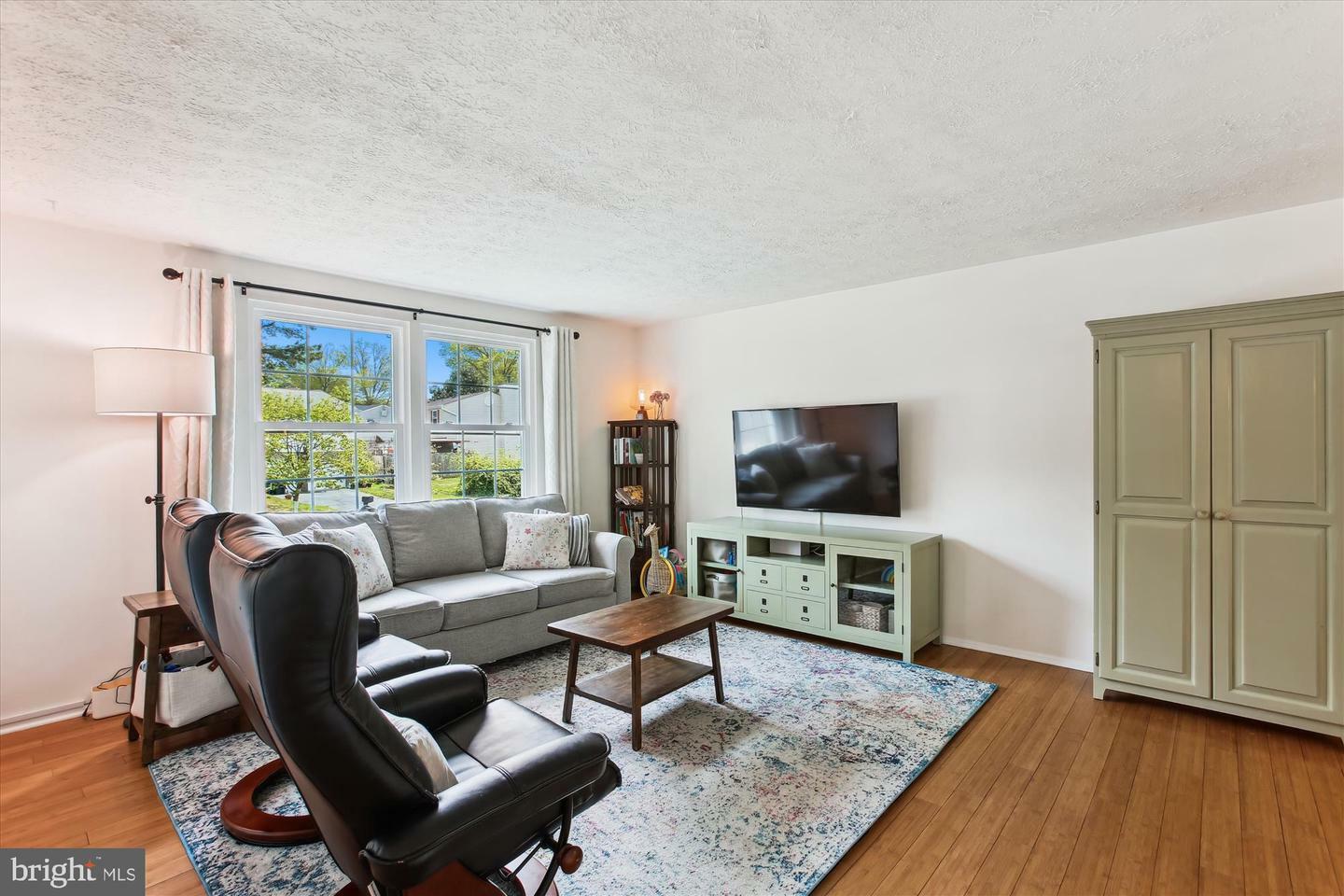 Property Photo: 5838 Aplomado Drive VA 22015