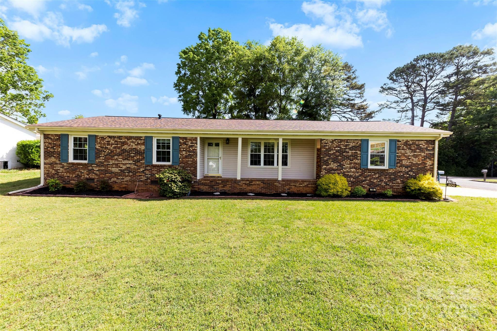 Property Photo: 300 Scotland Drive NC 28086