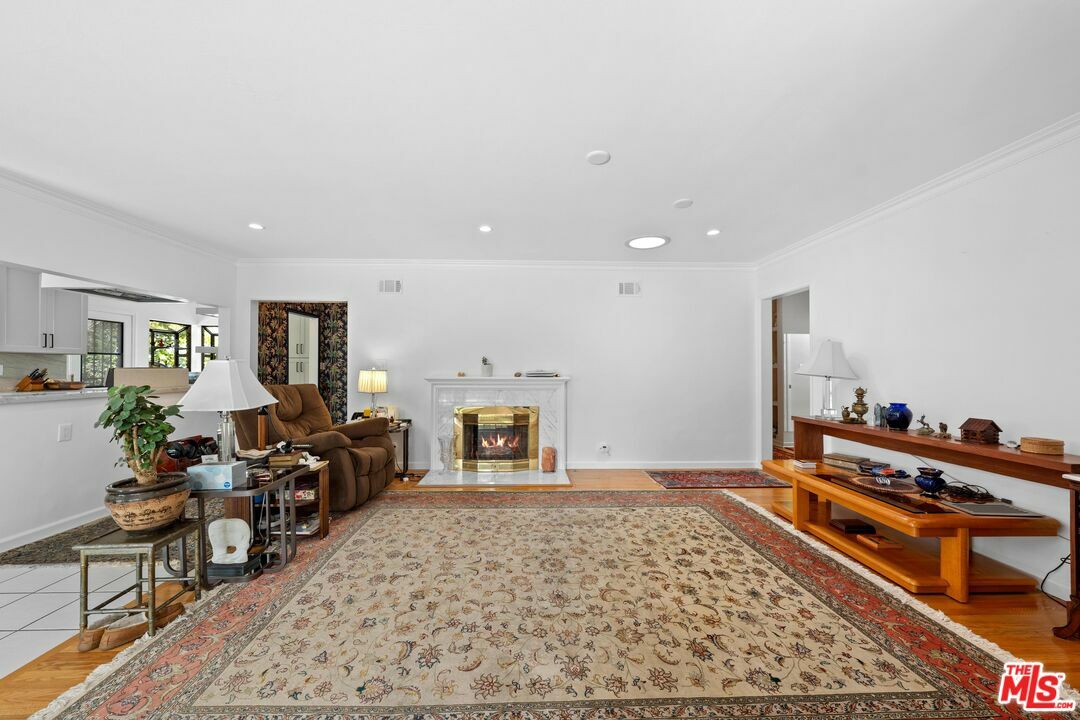 Property Photo: 7449 Kentwood Ave CA 90045