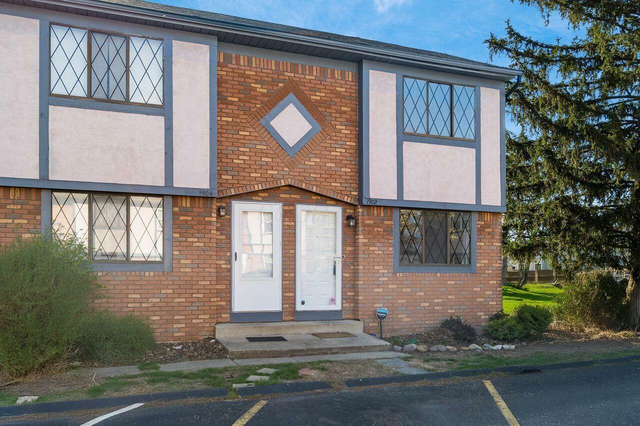 Property Photo: 1902 Slaton Court OH 43235