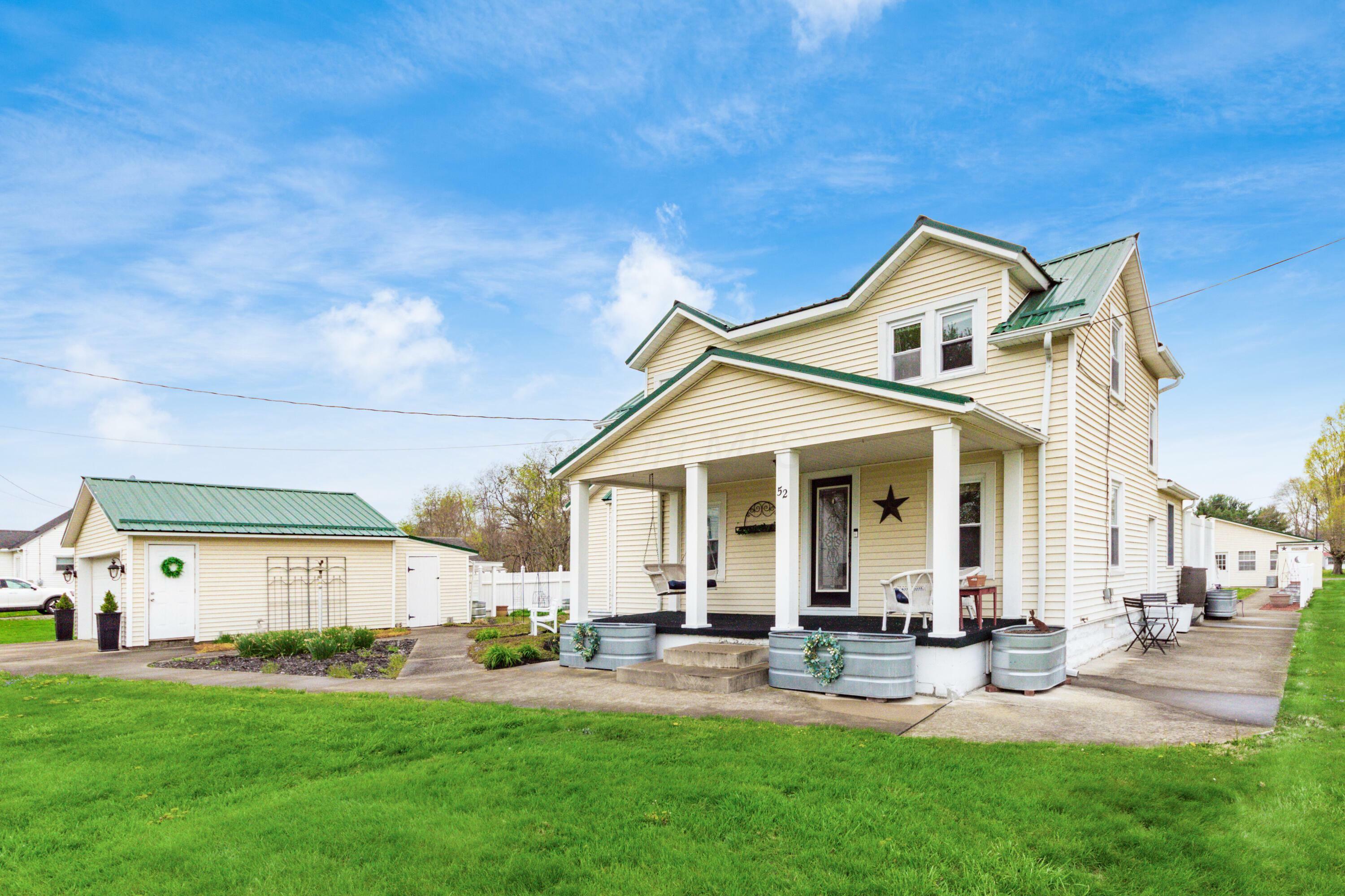 Property Photo: 52 3rd SE Street OH 43055
