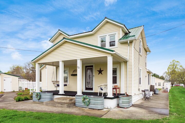 Property Photo:  52 3rd SE Street  OH 43055 