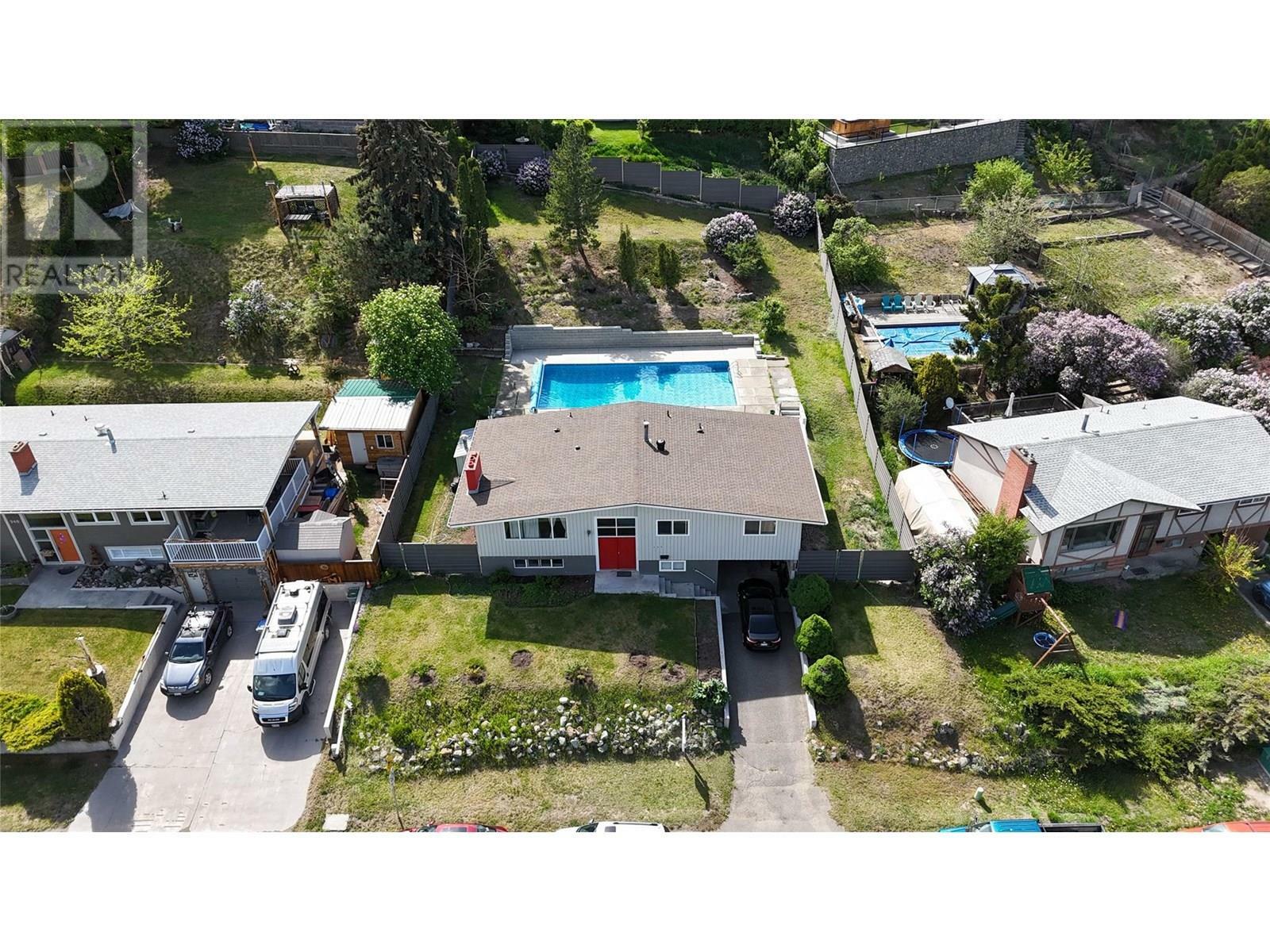 Property Photo:  355 Pemberton Terrace  BC V2C 1T2 