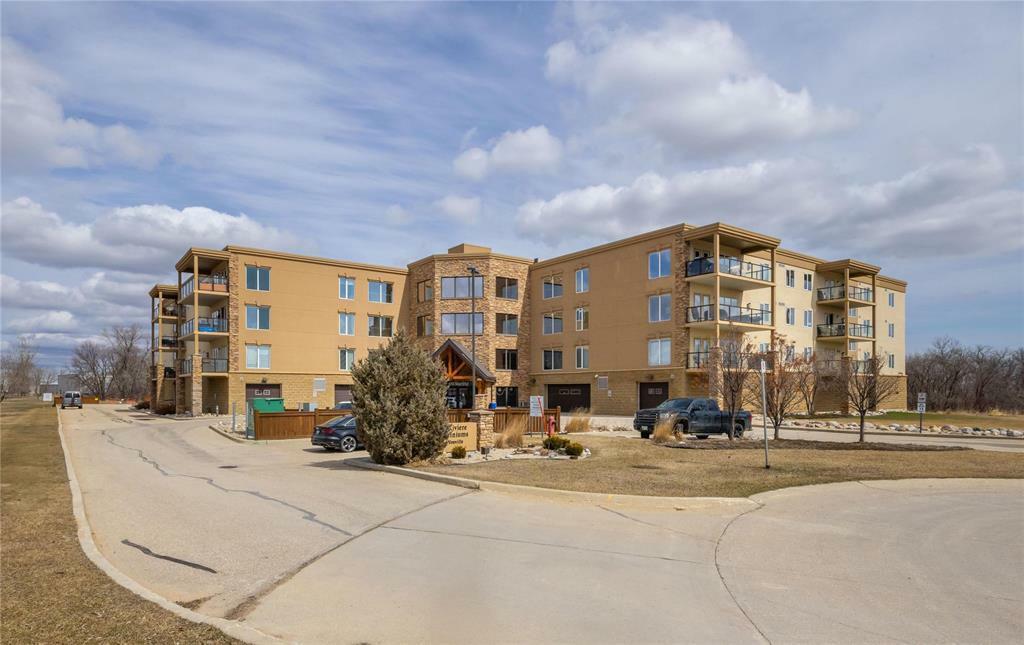 450 Youville Street  Winnipeg MB R2H 0E9 photo