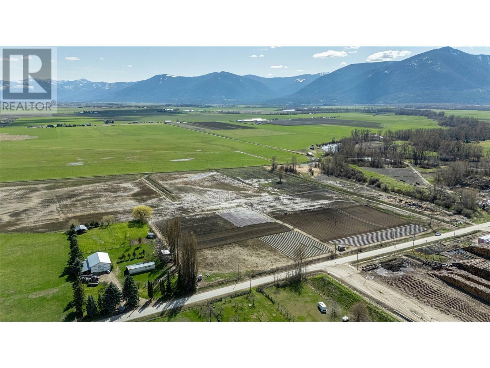 Property Photo:  993 Duck Lake Road  BC V0B 2N1 