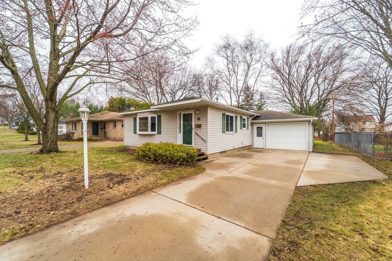 Property Photo: 1010 Holub Street WI 54401