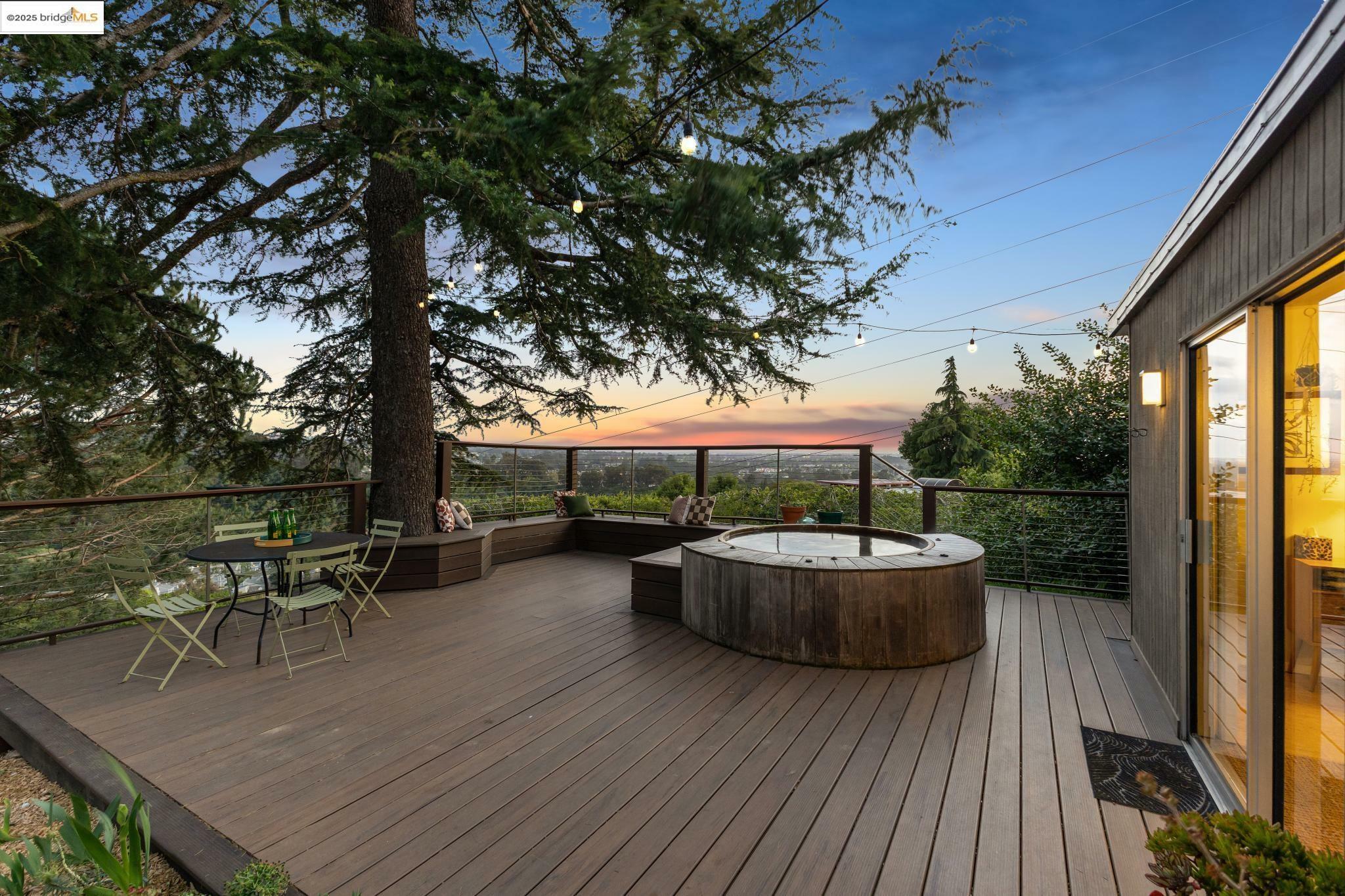 Property Photo: 5345 Crown Ct CA 94552