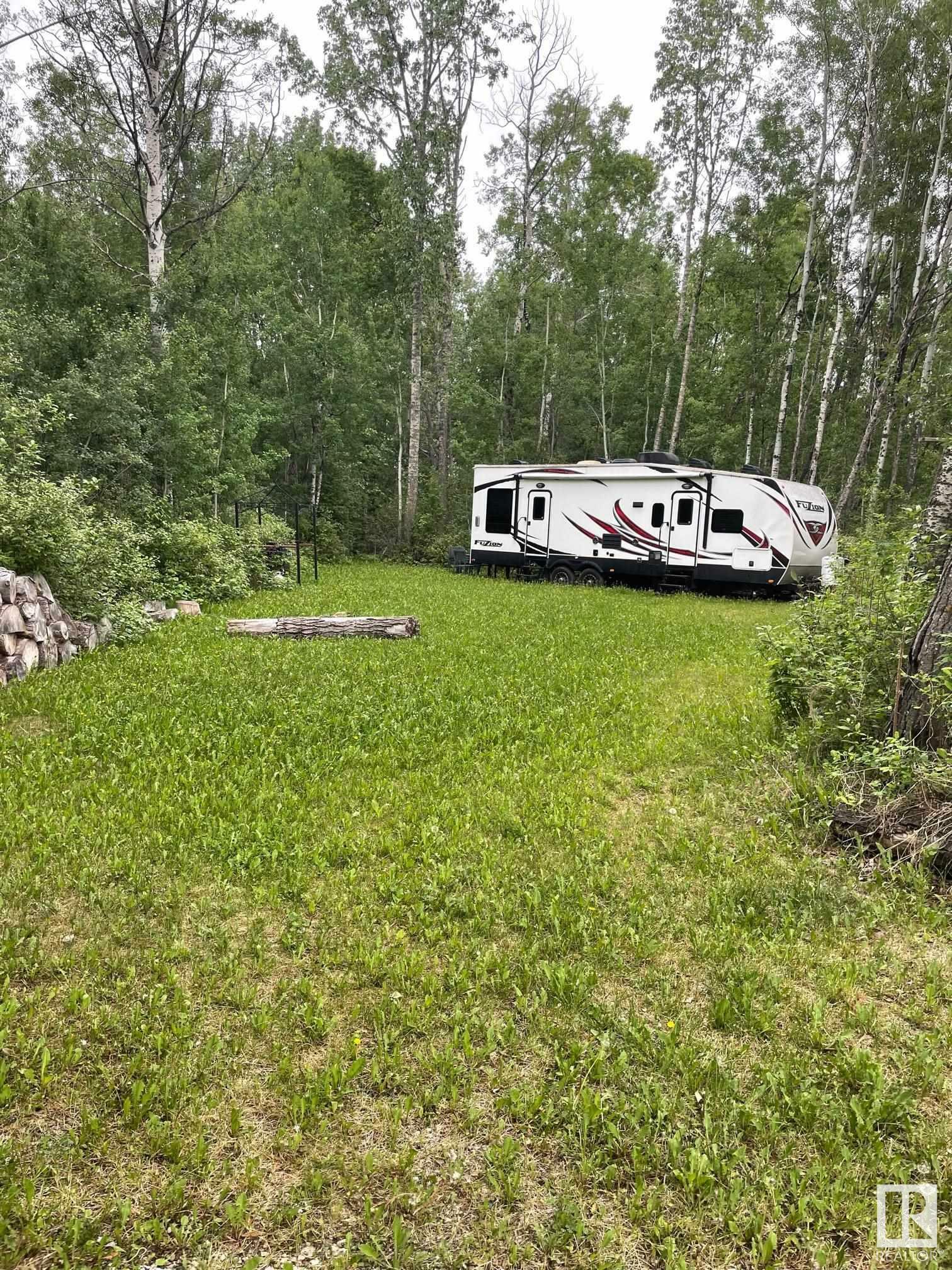 Property Photo: 4-52111 Rr25 AB T7Y 3L8