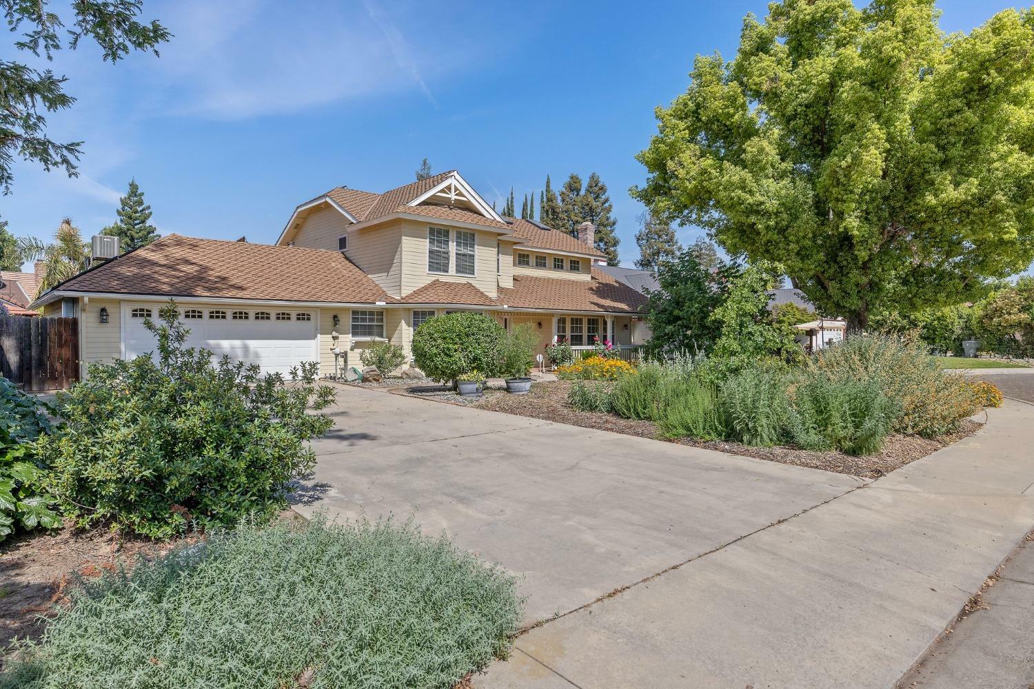 1111 N Bollinger Street  Visalia CA 93291 photo