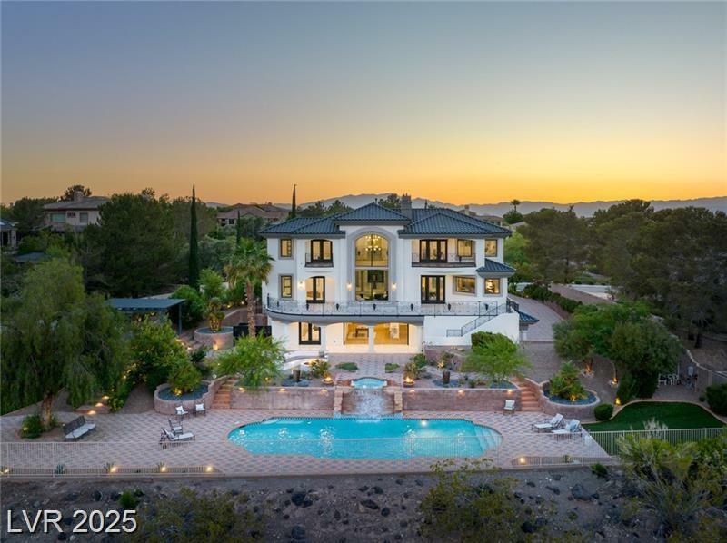Property Photo: 22 Anthem Pointe Court NV 89052