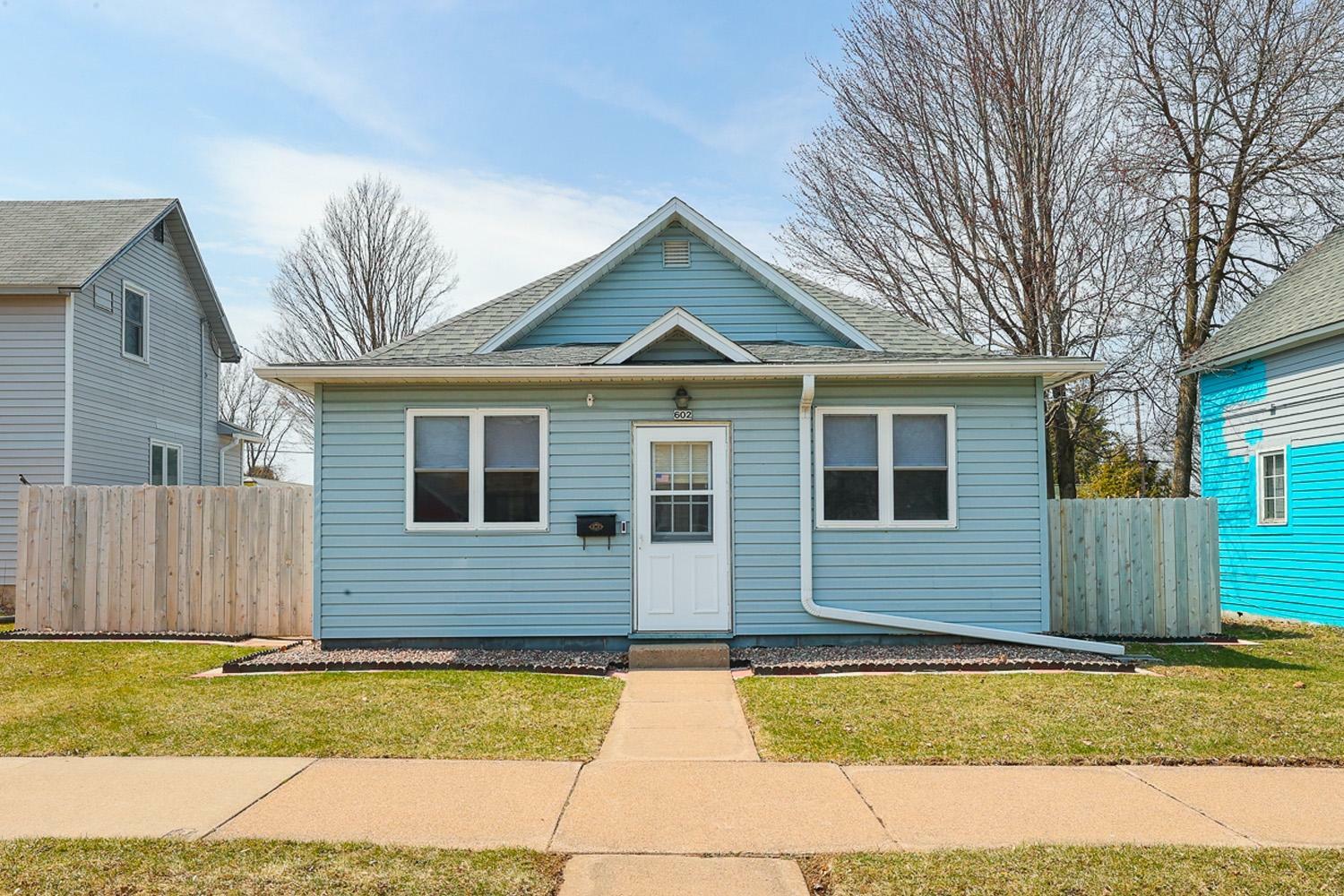 Property Photo: 602 East St WI 54452