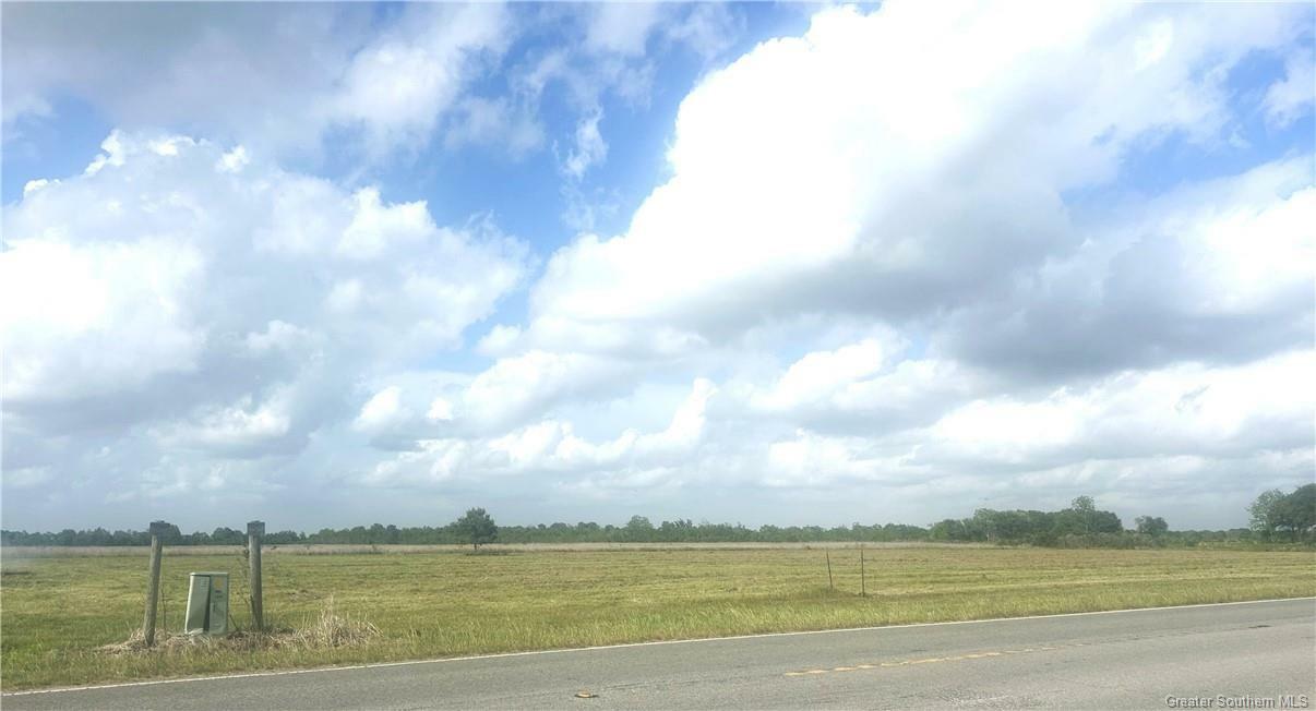 Property Photo: 13636 Vaussine Road LA 70591