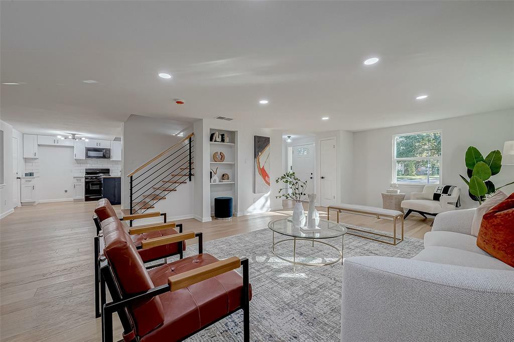 Property Photo: 2414 Walnut Bend Lane TX 77042