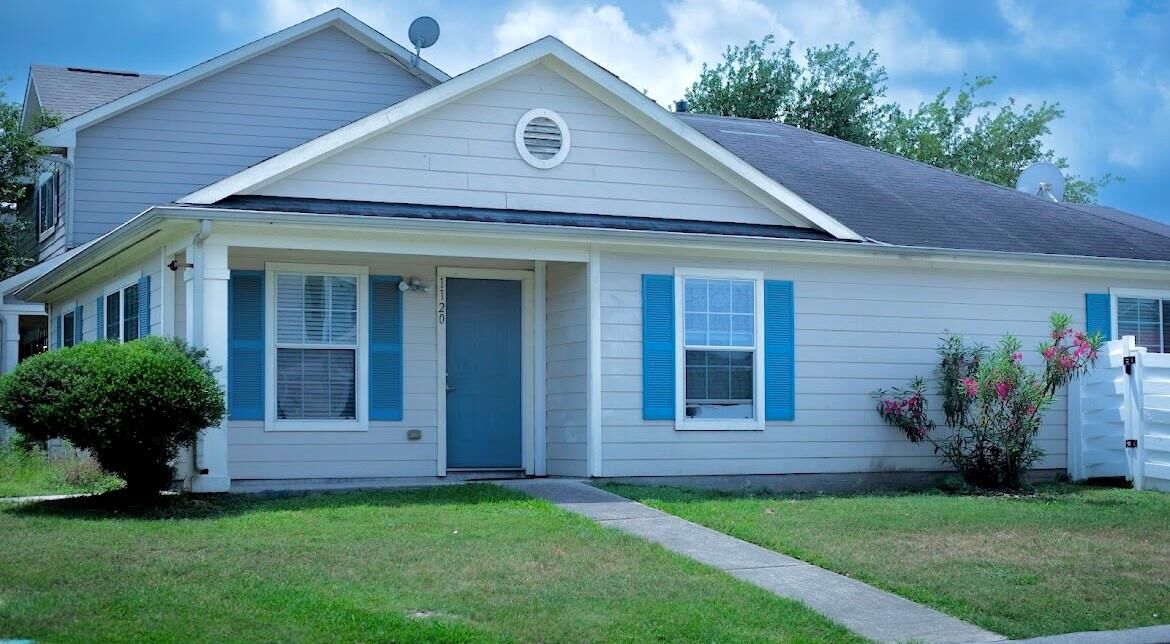 Property Photo: 1120 Verde Trails Drive TX 77073