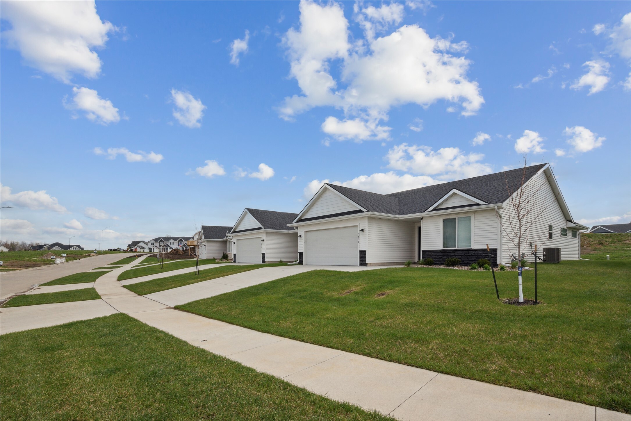 Property Photo: 5615 NE Creek Ridge Drive IA 50021