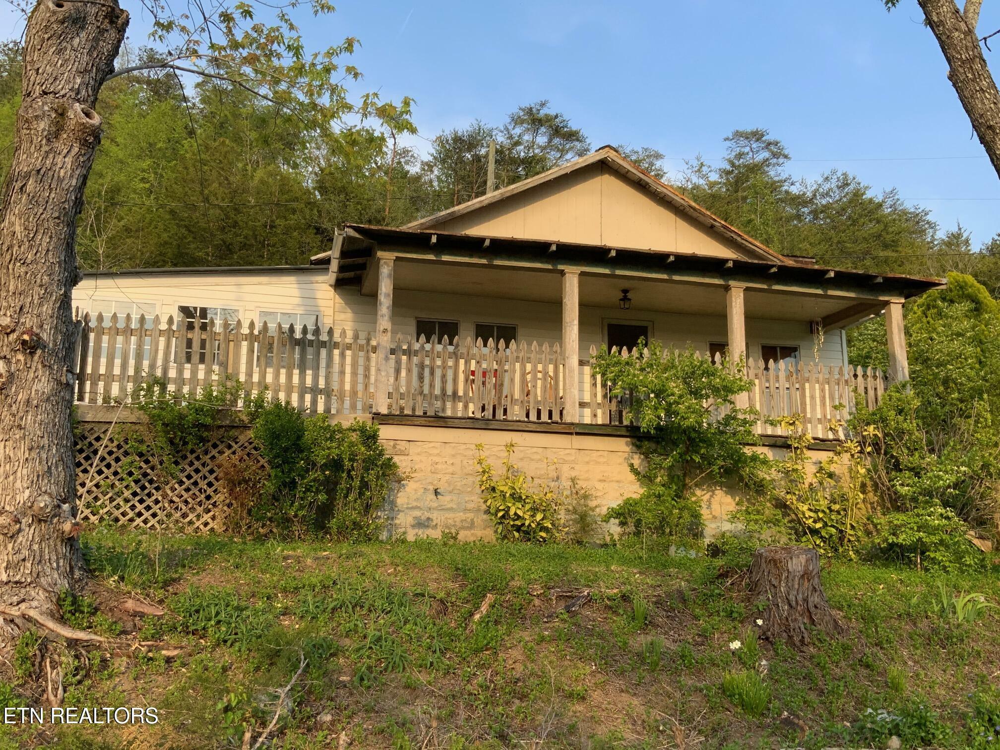 Property Photo: 2519 Maples Branch Rd TN 37876