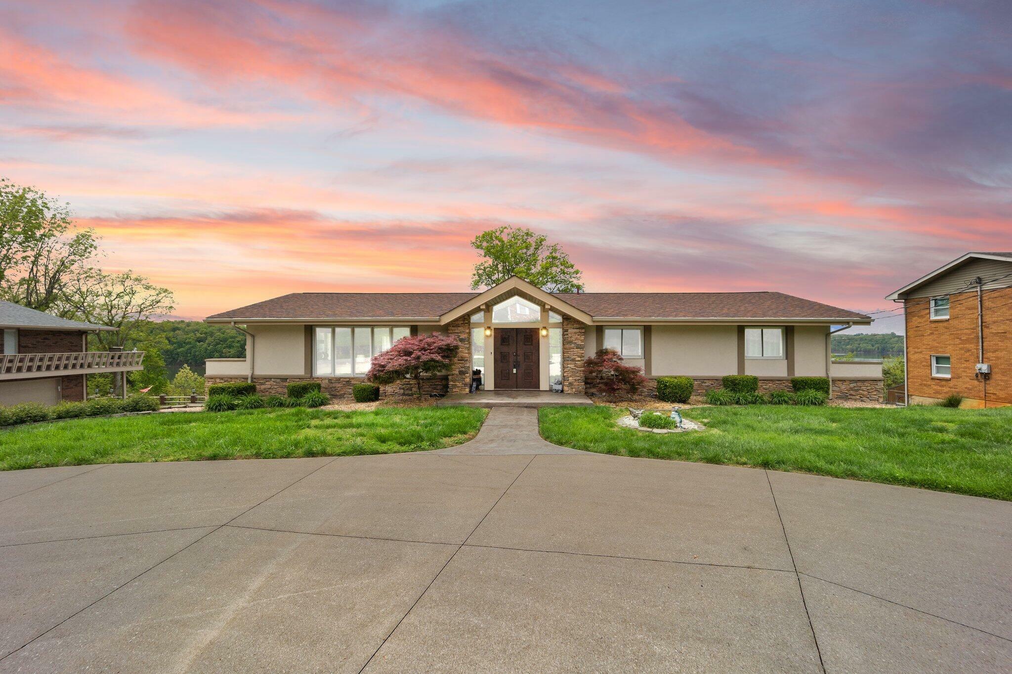 Property Photo: 253 Lakeview Drive KY 42503