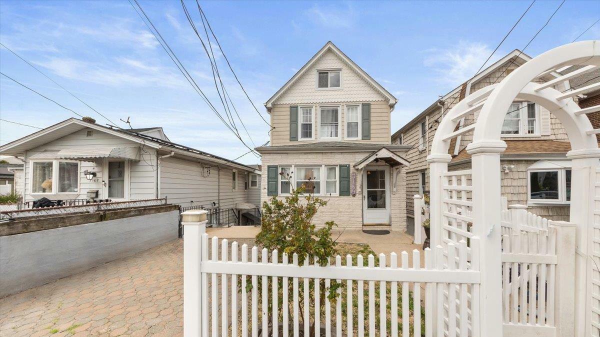 Property Photo: 3169 Fairmount Avenue NY 10465