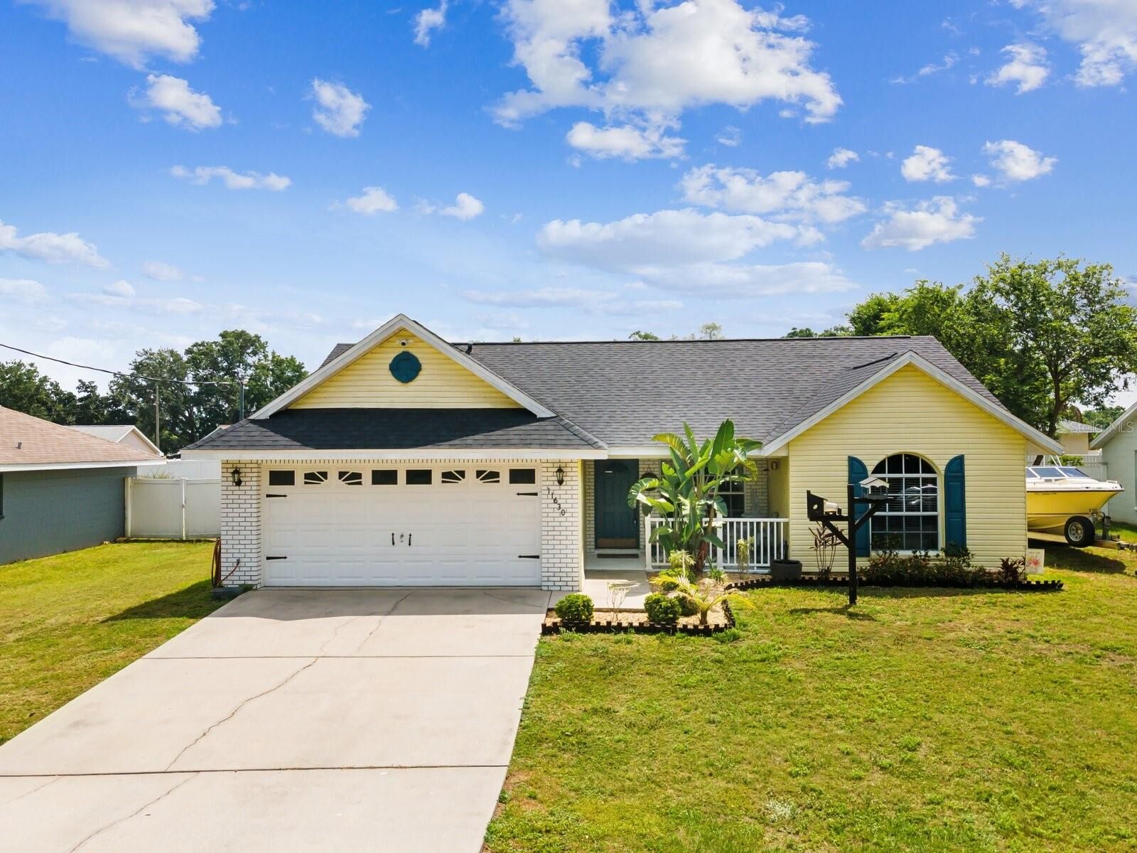 Property Photo:  11630 Pasadena Road  FL 33525 
