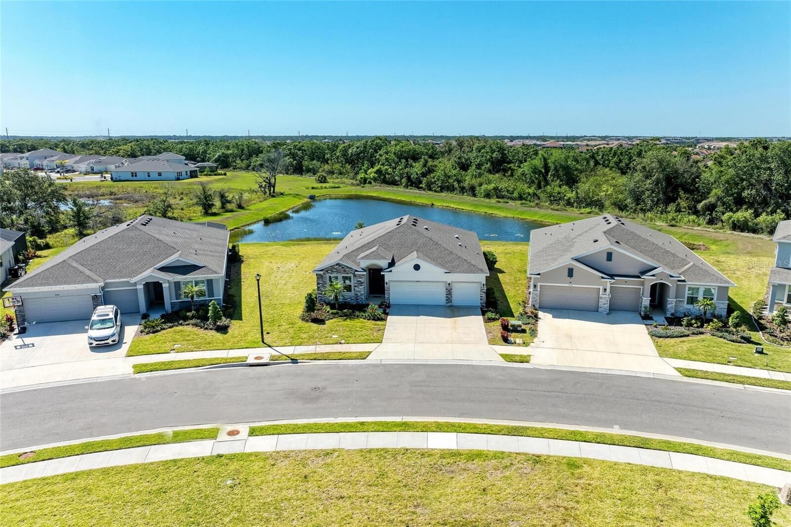 Property Photo:  17555 Cantarina Cove  FL 34211 