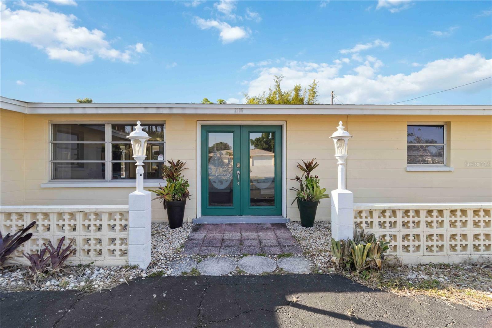 2105 Georgia Avenue  Englewood FL 34224 photo